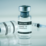 Vaccinregime op de rand van de afgrond: Nu waarschuwen ook de eerste ziekenhuizen voor Covid-“vaccinatie”